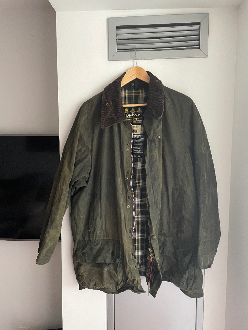 Barbour Beaufort waxed jacket, new. Size XL